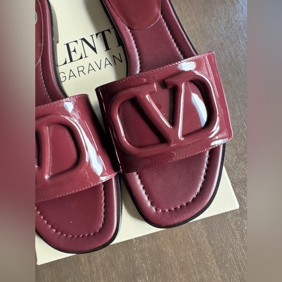 Valentino Garavani Vlogo Signature Slide Sandal - Picture 3 of 6